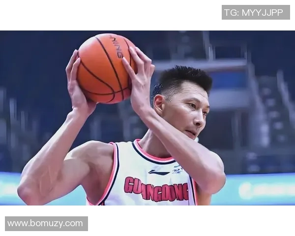 易建联：从篮球场上的传奇到生活中的榜样，探寻他的奋斗与坚持之路