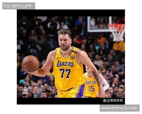 湖人对决篮网精彩回顾10月12日赛场上的激烈碰撞与精彩瞬间 湖人对决篮网精彩回顾10月12日赛场上的激烈碰撞与精彩瞬间