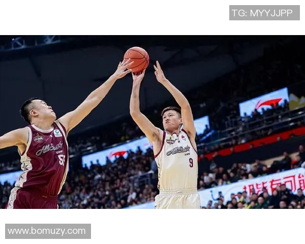 周鹏：从篮球场上的拼搏者到生活中的奋斗者，见证梦想与坚持的力量