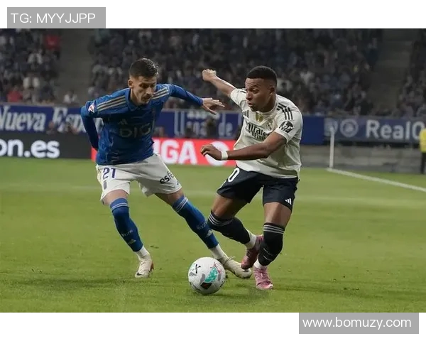 西班牙人队在回放中重温精彩瞬间与战术分析