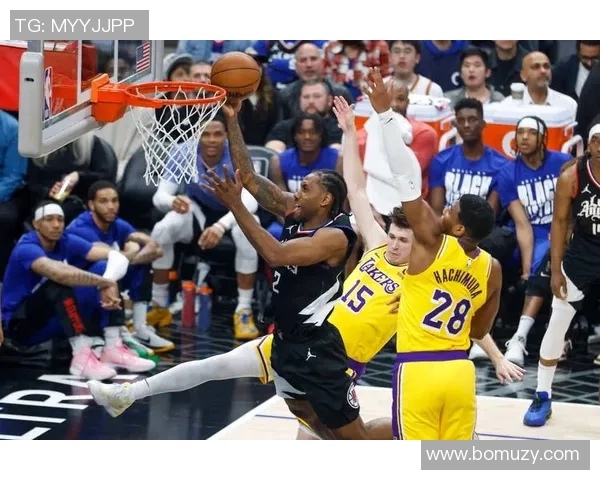 金州勇士与犹他爵士激战正酣决胜时刻谁能笑到最后