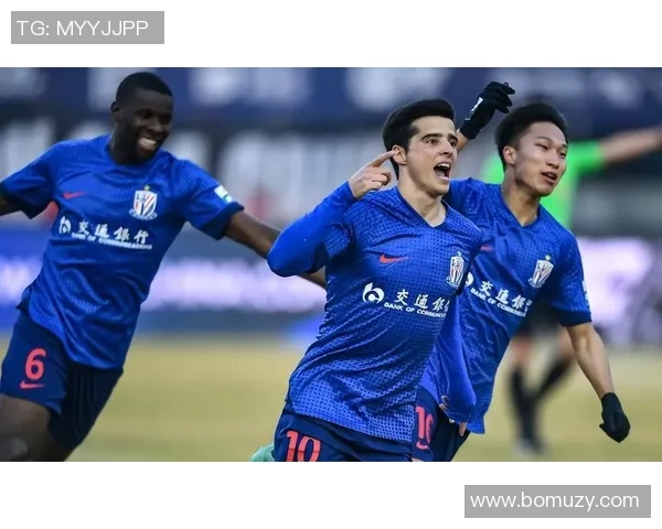 95甲A申花与鲁能巅峰对决展现足球魅力与激情的较量