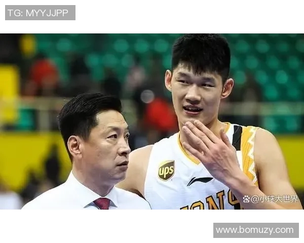 胡金秋：从青涩新星到篮球场上的璀璨明星之路