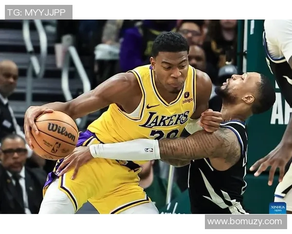 活塞与湖人激战正酣赛场比分72比52谁能逆转胜局